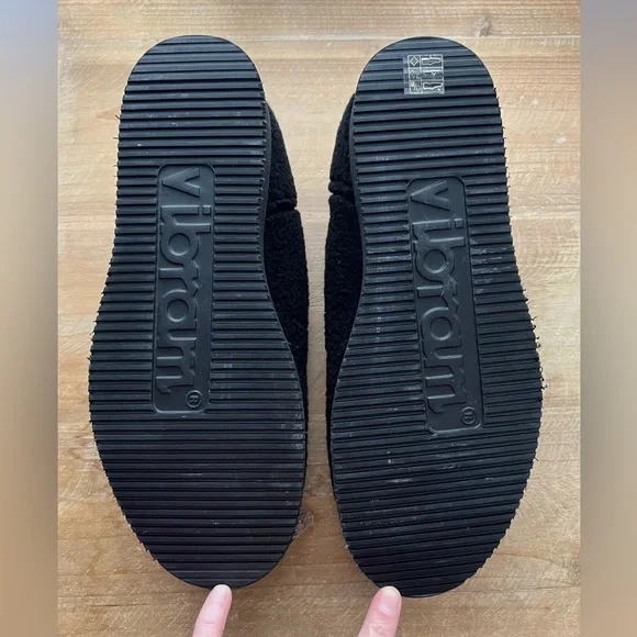 P448 Bubble Genuine Shearling Slipper In Black size 8.5 - Picture 8 of 11